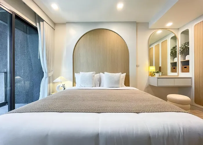 Bts Thong Lo L Large 60 Sqm L Pool And Gym L Sontana