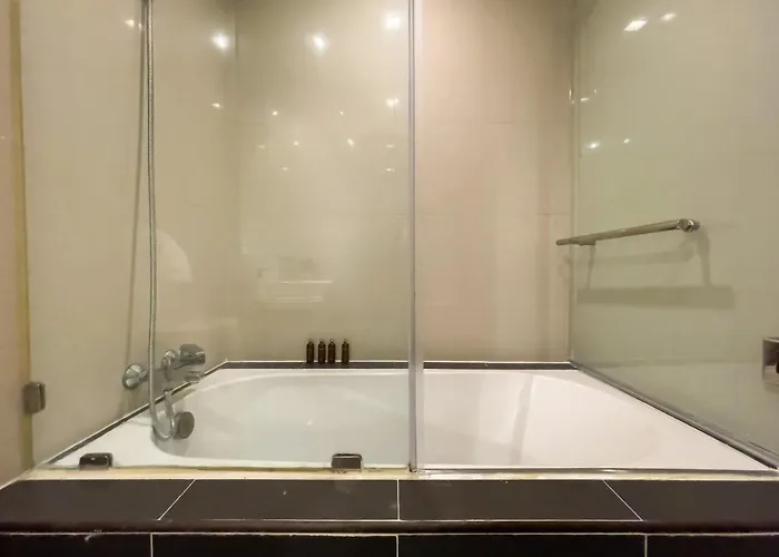 Bts Thong Lo L Large 60 Sqm L Pool And Gym L Sontana *