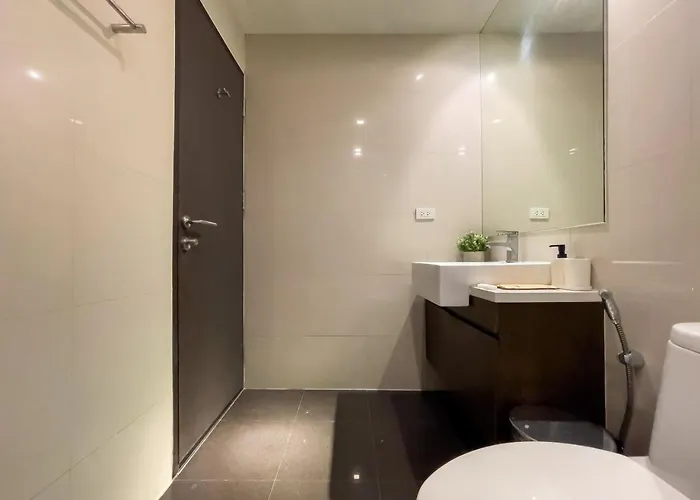 Bts Thong Lo L Large 60 Sqm L Pool And Gym L Sontana *